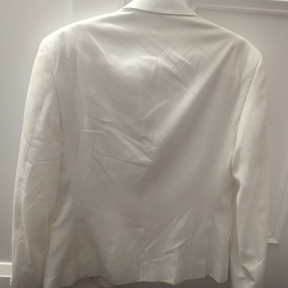 Blazer - Picture 3 of 4